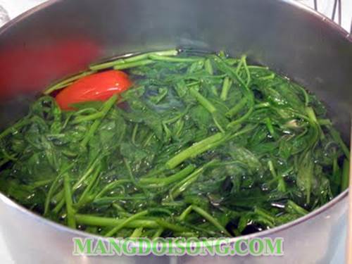 Cách làm canh rau muống nấu me chua ngon mát cho trưa hè 3