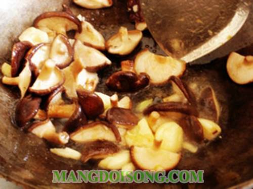 Cách làm đậu hủ nấu nấm hương thơm ngọt giải tỏa cơn nóng mùa hè 3