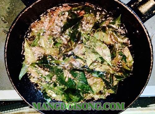 Cách làm đùi gà chiên lá mắc mật một món ăn ngon đặc sắc của dân tộc tày 4