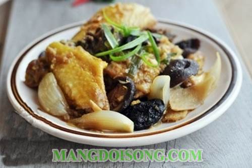 Cách làm gà hấp nấm gừng thơm ngon cho bữa cơm đoàn tụ gia đình thêm hạnh phúc 9