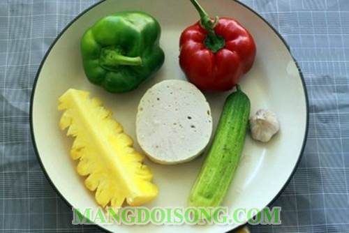 Cách làm giò lụa xào ngũ sắc ngon ngọt đẹp rực rỡ cho bữa cơm gia đình thêm phần lãng mạn 1
