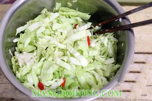 Cách làm gỏi bắp cải khô bò ngon thấm vị chua ngọt quyến rũ 3