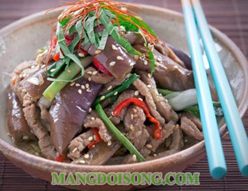 Cách làm gỏi bò cà tím ngon lạ miệng đổi gió cung cấp nhiều chất dinh dưỡng để sẵn sàng cho một tuần mới đầy hứng khởi 7