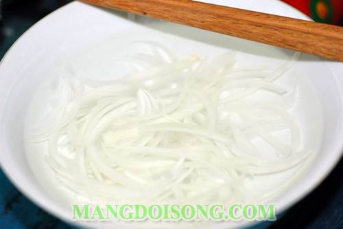 Cách làm gỏi miến tôm thịt ngon ngọt chua cay cho ngày chủ nhật thư giãn với bạn bè 2
