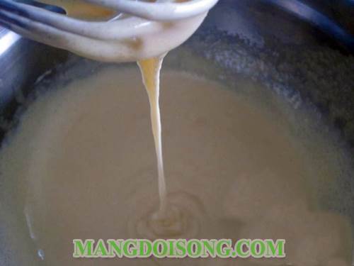 Cách làm kem dâu tây ngon có màu hồng rất đẹp mắt giúp đẹp da sáng mắt 4
