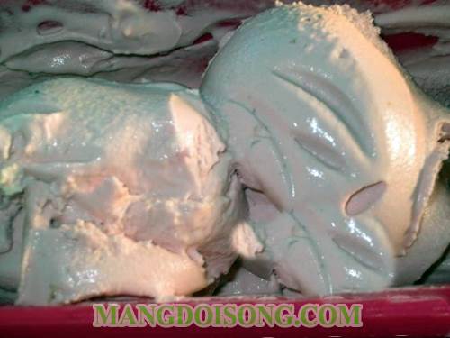 Cách làm kem dâu tây ngon có màu hồng rất đẹp mắt giúp đẹp da sáng mắt 9