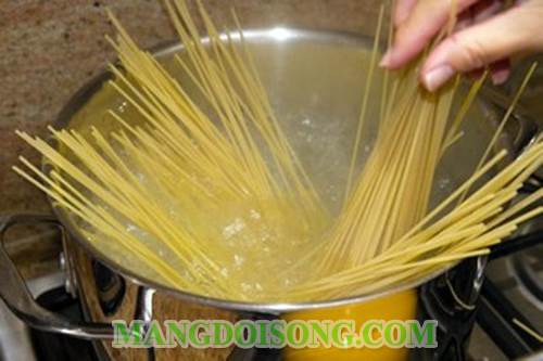 Cách làm mì ý spaghetty chay độc đáo lạ miệng mà ngon với sụ kết hợp tuyệt vời của bơ tươi 2