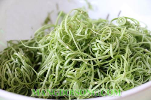 Cách làm nộm tôm thịt rau muống chua ngọt ngon cho cả nhà thưởng thức vào ngày nghỉ 2