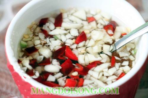 Cách làm nộm tôm thịt rau muống chua ngọt ngon cho cả nhà thưởng thức vào ngày nghỉ 5