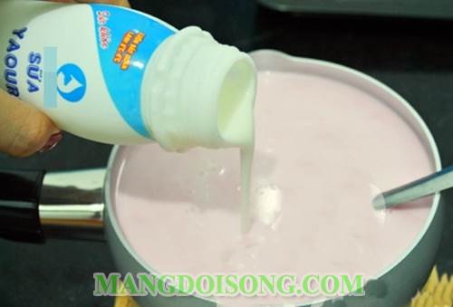 Cách làm sữa chua dâu ngon mà đơn giản nhất tại gia 2