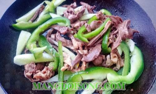Cách làm tim heo xào ớt chuông xanh thơm ngon cung cấp nhiều dưỡng chất cho bữa cơm chiều 3