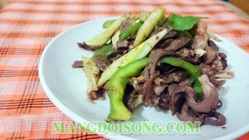 Cách làm tim heo xào ớt chuông xanh thơm ngon cung cấp nhiều dưỡng chất cho bữa cơm chiều 4
