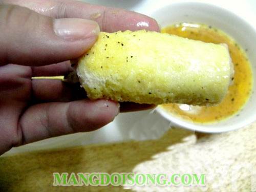 Cách làm tôm chiên cuộn sandwich ngon giòn cho con yêu thỏa thích cùng bạn bè vào ngày sinh nhật 3
