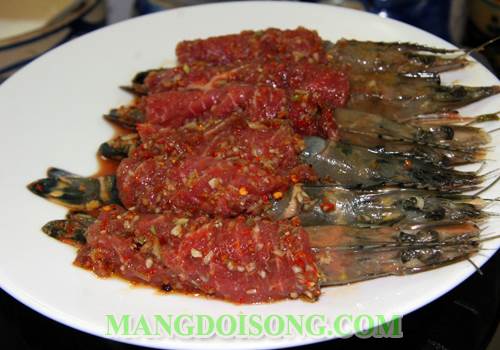 Cách làm tôm cuốn thịt bò nướng chấm muối tiêu xanh ngon ngất ngây nhậu mê say cho ngày nghỉ cuối tuần 2