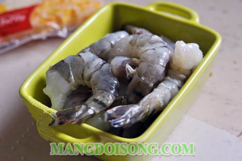 Cách làm tôm lăn phô mai vụn bánh mì nướng giòn thơm ngon đẹp mắt cho bữa tiệc 2