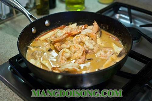 Cách làm tôm sốt cà ri đỏ Ấn Độ thơm ngon lừng danh năm châu bốn bể cho cả nhà bữa cơm chiều ngon miệng 5