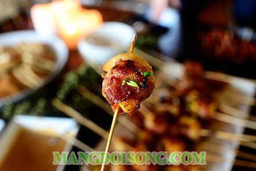 Cách làm tôm xiên que nướng thịt xông khói ngon cho ngày đoàn tụ gia đình lễ liên hoa sinh nhật 8