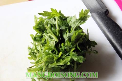 Cách làm trứng chiên ngãi cứu một vị thuốc an thai và điều trị mụn hiệu quả trong bữa ăn hàng ngày 1