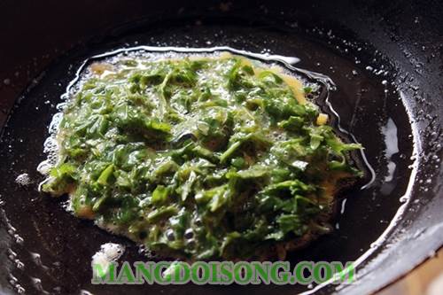 Cách làm trứng chiên ngãi cứu một vị thuốc an thai và điều trị mụn hiệu quả trong bữa ăn hàng ngày 4