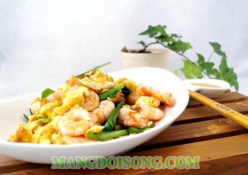 Cách làm trứng chiên tôm ngon bổ rẻ đơn giản cho bữa cơm thêm ngon miệng 8