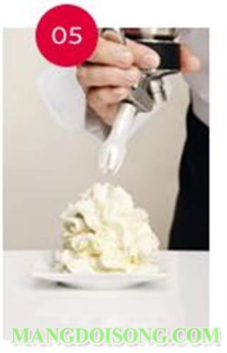 Cách làm whipping cream tại nhà với bình tạo kem tươi 5