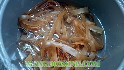 Cách nấu bánh đa cua ngon mát cung cấp nhiều canxi cho cơ thể hấp thu đặc biệt tốt đối với trẻ nhỏ 1
