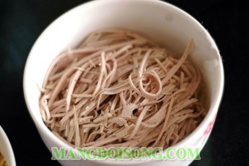 Cách nấu bún thang thập cẩm thơm ngon đặc biệt cho ngày lễ giỗ tổ lễ 30 tháng 4 lễ 1 tháng 5 khi gia đình đoàn tụ 5
