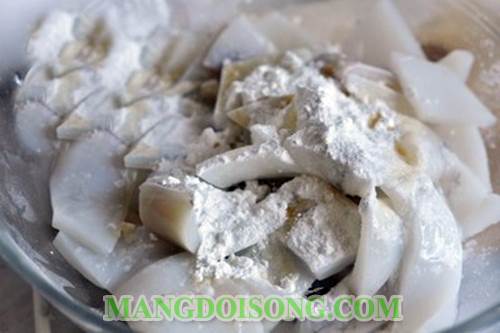 Cách nấu canh chua chả mực ngon đẹp đơn giản làm xua tan cái nóng oi bức mùa hè làm bữa cơm gia đình thêm ngon miệng 2