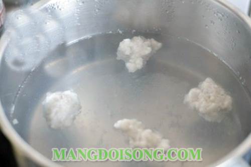 Cách nấu canh chua chả mực ngon đẹp đơn giản làm xua tan cái nóng oi bức mùa hè làm bữa cơm gia đình thêm ngon miệng 5