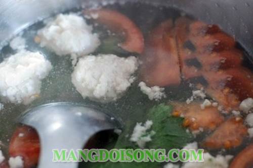 Cách nấu canh chua chả mực ngon đẹp đơn giản làm xua tan cái nóng oi bức mùa hè làm bữa cơm gia đình thêm ngon miệng 6