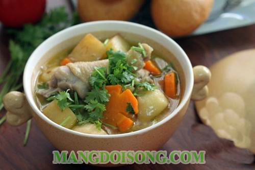 Cách nấu canh gà pa tê khoai tây cà rốt thơm ngon cho ngày nghỉ thêm ấm cúng tuyệt vời 10