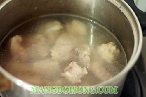 Cách nấu canh sườn ngũ sắc thơm ngon đẹp mắt ai ăn vào cũng phải tấm tắc khen ngon 3