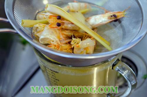 Cách nấu canh tôm nấm Hàn Quốc chua cay ngon hết sảy cho bữa cơm ngày mưa 5