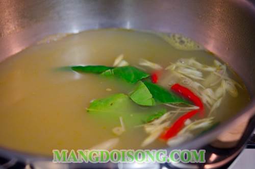 Cách nấu canh tôm nấm Hàn Quốc chua cay ngon hết sảy cho bữa cơm ngày mưa 7