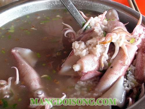 Cách nấu cháo mực tươi ngon cho các mẹ sau khi sinh nhiều sữa 3