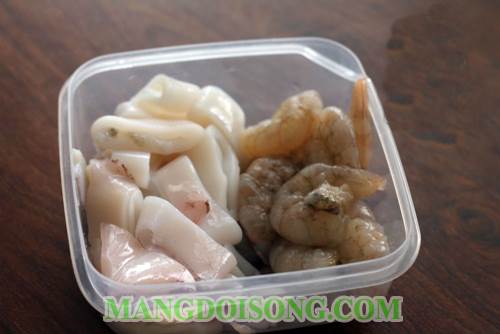 Cách nấu mì xào tôm mực ngon ngọt tự nhiên hương vị đậm đà cho bữa sáng tràn đầy năng lượng 1