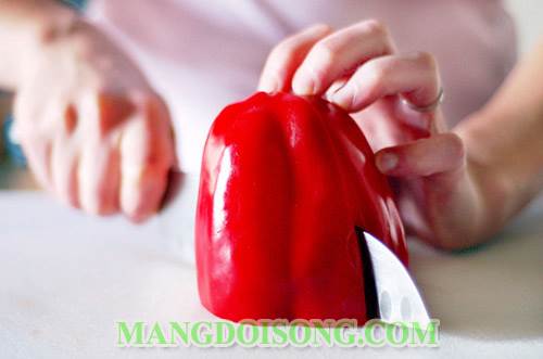 Cách cắt ớt không bi cay mắt và nóng rát tay đơn giản cho bà nội trợ 1