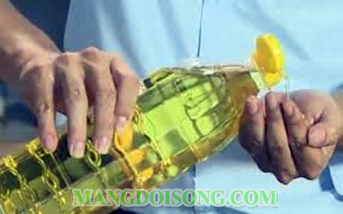 Cách cắt ớt không bi cay mắt và nóng rát tay đơn giản cho bà nội trợ 3