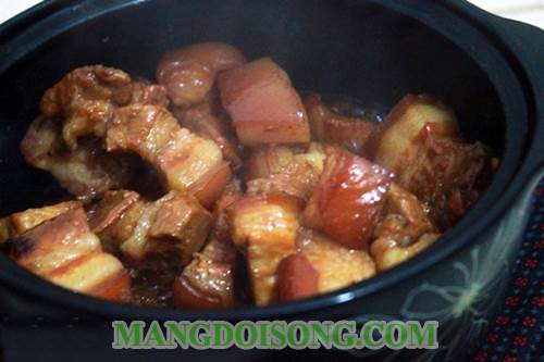Cách kho thịt ba chỉ ngon có màu nâu cánh gián đẹp mắt chế biến cực kì đơn giản 4