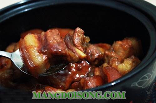 Cách kho thịt ba chỉ ngon có màu nâu cánh gián đẹp mắt chế biến cực kì đơn giản 5