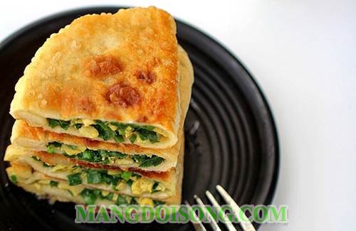 Cách làm bánh kẹp nhân trứng hẹ thơm ngon đơn giản dùng làm món điểm tâm hay ăn vặt đều rất ngon 4