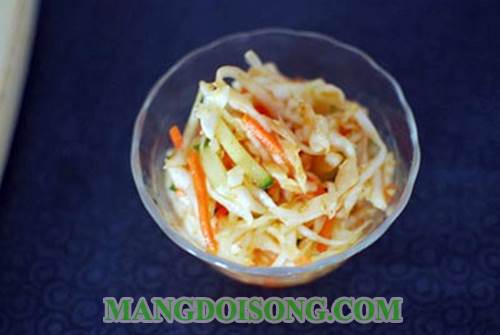 Cách làm bánh mì hamburger nhân thịt bò viên đồ chua thơm ngon của người Hàn Quốc 2