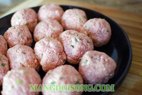 Cách làm bánh mì hamburger nhân thịt bò viên đồ chua thơm ngon của người Hàn Quốc 4