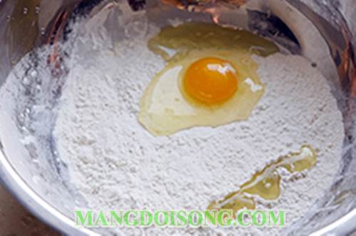Cách làm bánh pizza đơn giản nhất quả đất mà vẫn thơm ngon cho những bạn mới tập làm bánh 2