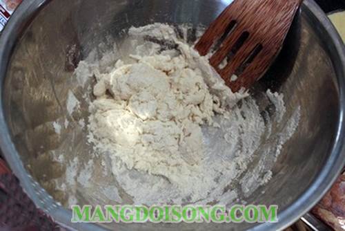 Cách làm bánh pizza nhân thịt bò phô mai dứa ngon bằng chảo mà vẫn ngon và đẹp mắt như nướng bằng lò nướng 2
