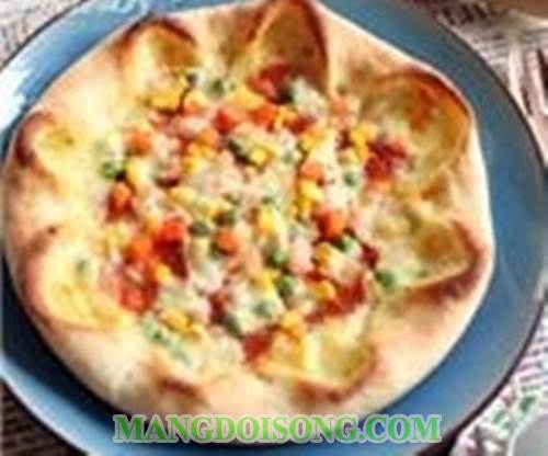 Cách làm bánh pizza phô mai thịt nguội hình đài sen thơm ngon trông thật bắt mắt như trong nhà hàng 12