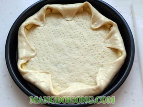 Cách làm bánh pizza phô mai thịt nguội hình đài sen thơm ngon trông thật bắt mắt như trong nhà hàng 7