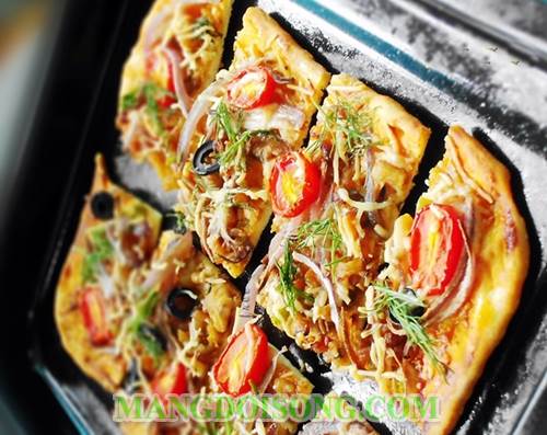 Cách làm bánh pizza thịt gà xé phay thơm ngon ngay tại bếp nhà bạn chỉ với lò nướng gia đình 11