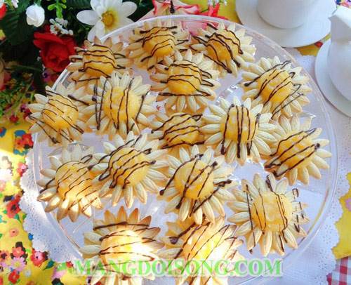 Cách làm bánh quy mousse chanh hình hoa hướng dương ngon đẹp mắt đơn giản ngay tại bếp nhà bạn 13