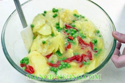 Cách làm bánh trứng chiên khoai tây ngon lành hấp dẫn dùng làm món ăn điểm tâm hay món ăn vặt ngon 3